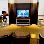 TV und Lounge Bereich Mabuhay Lounge Manila