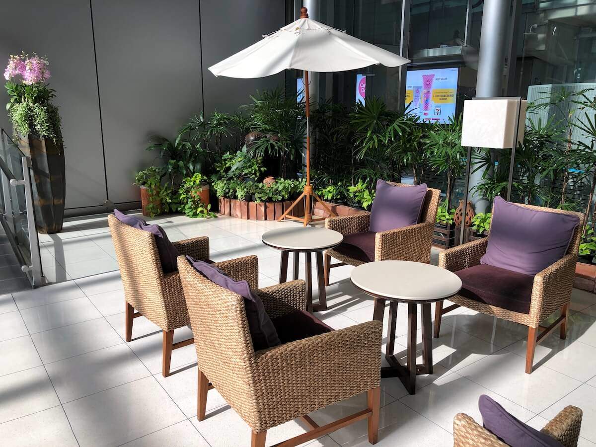 Royal Silk Domestic Lounge Bangkok Garden Bereich