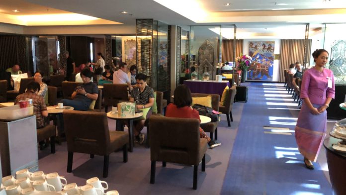 Thai Airways Royal Silk Domestic Lounge Bangkok Test