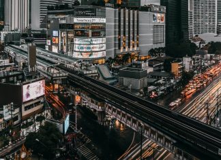 Flughafentransfer Bangkok in die Stadt - Taxi, Bus, Zug